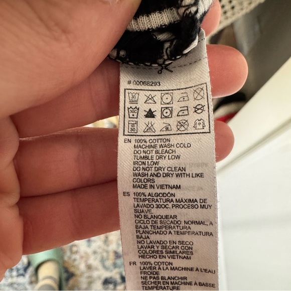 🖤 Bundle Deal 🖤 - Picture 2 of 4